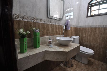 Casa à venda com 190m², 3 quartos e 3 vagasLavabo