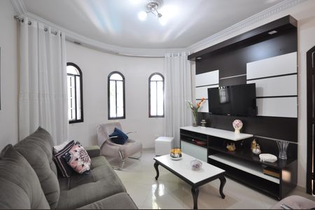 Casa à venda com 190m², 3 quartos e 3 vagasSala