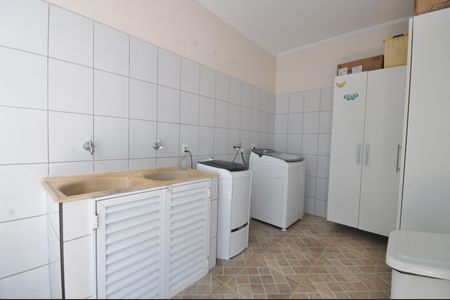 Casa à venda com 190m², 3 quartos e 3 vagasÁrea de serviço