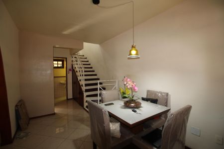 Casa de condomínio à venda com 87m², 2 quartos e 1 vagaSala