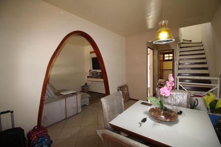 Sala de casa de condomínio à venda com 2 quartos, 87m² em Taquara, Rio de Janeiro