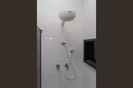 Casa para alugar com 342m², 4 quartos e 4 vagas Casa para alugar com 342m², 4 quartos e 4 vagasBanheiro da Suíte 1