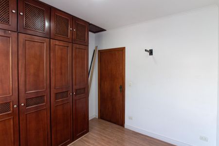 Casa para alugar com 342m², 4 quartos e 4 vagas Casa para alugar com 342m², 4 quartos e 4 vagasQuarto 1