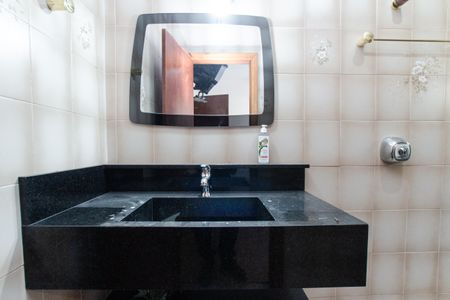 Casa para alugar com 342m², 4 quartos e 4 vagas Casa para alugar com 342m², 4 quartos e 4 vagasBanheiro da Suíte 2