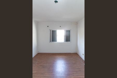 Casa para alugar com 342m², 4 quartos e 4 vagas Casa para alugar com 342m², 4 quartos e 4 vagasQuarto 2