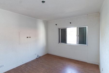 Casa para alugar com 342m², 4 quartos e 4 vagas Casa para alugar com 342m², 4 quartos e 4 vagasQuarto 2