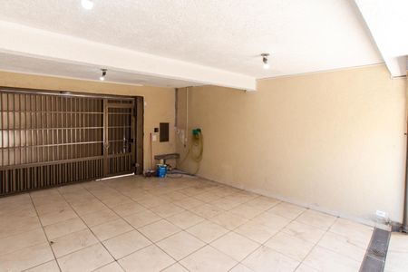 Casa para alugar com 342m², 4 quartos e 4 vagas Casa para alugar com 342m², 4 quartos e 4 vagasGaragem