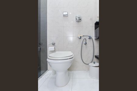 Casa para alugar com 342m², 4 quartos e 4 vagas Casa para alugar com 342m², 4 quartos e 4 vagasBanheiro Social