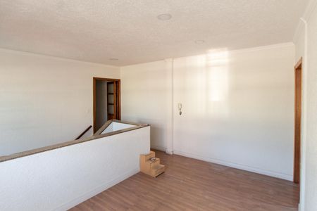 Casa para alugar com 342m², 4 quartos e 4 vagas Casa para alugar com 342m², 4 quartos e 4 vagasSala 2