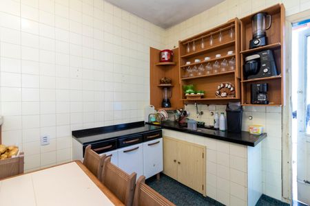 Casa à venda com 181m², 3 quartos e 2 vagasCozinha