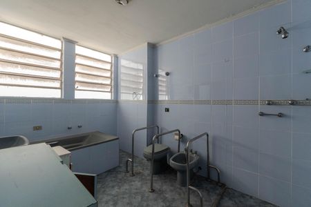 Apartamento à venda com 200m², 4 quartos e 2 vagasBanheiro da Suíte 1