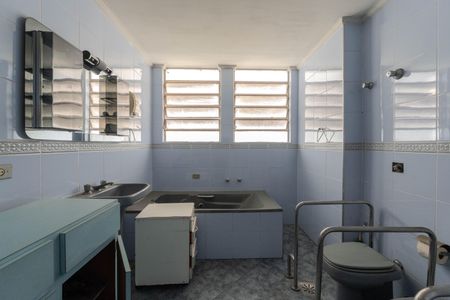 Apartamento à venda com 200m², 4 quartos e 2 vagasBanheiro da Suíte 1