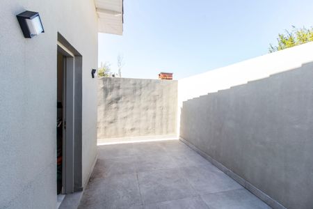 Casa de condomínio à venda com 460m², 4 quartos e 4 vagas Casa de condomínio à venda com 460m², 4 quartos e 4 vagasQuintal