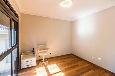 Casa de condomínio à venda com 460m², 4 quartos e 4 vagas Casa de condomínio à venda com 460m², 4 quartos e 4 vagasSuíte 3