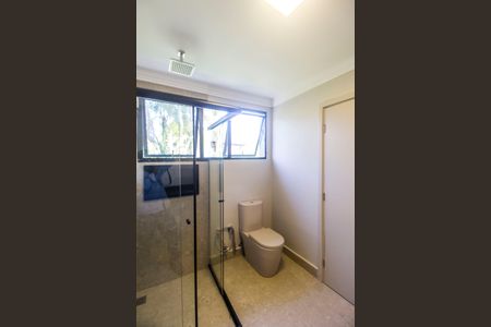 Casa de condomínio à venda com 460m², 4 quartos e 4 vagas Casa de condomínio à venda com 460m², 4 quartos e 4 vagasBanheiro da Suíte 4