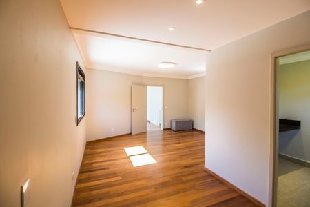 Casa de condomínio à venda com 460m², 4 quartos e 4 vagas Casa de condomínio à venda com 460m², 4 quartos e 4 vagasSuíte 4