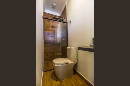 Casa de condomínio à venda com 460m², 4 quartos e 4 vagas Casa de condomínio à venda com 460m², 4 quartos e 4 vagasBanheiro