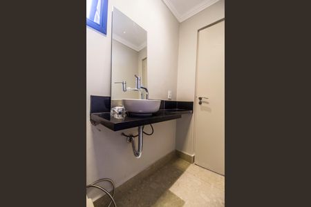 Casa de condomínio à venda com 460m², 4 quartos e 4 vagas Casa de condomínio à venda com 460m², 4 quartos e 4 vagasBanheiro da Suíte 3