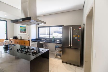 Casa de condomínio à venda com 460m², 4 quartos e 4 vagas Casa de condomínio à venda com 460m², 4 quartos e 4 vagasCozinha