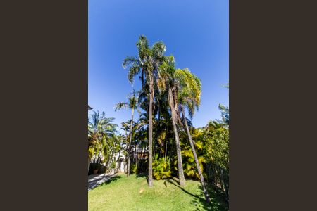 Casa de condomínio à venda com 460m², 4 quartos e 4 vagas Casa de condomínio à venda com 460m², 4 quartos e 4 vagasÁrea comum