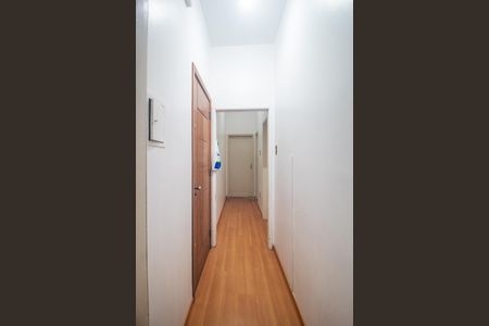 Apartamento à venda com 77m², 2 quartos e sem vagaCorredor