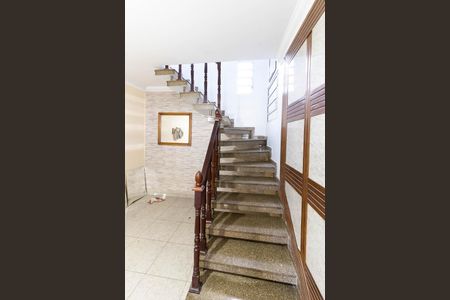 Escada de casa à venda com 4 quartos, 180m² em Vila Moraes, São Paulo