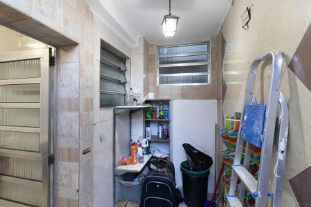 Casa à venda com 180m², 4 quartos e 1 vagaÁrea de Serviço