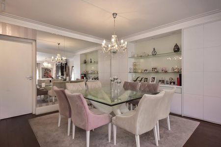 Apartamento à venda com 211m², 4 quartos e 4 vagasSala de Jantar
