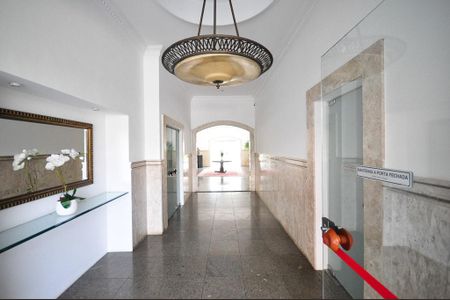 Apartamento à venda com 211m², 4 quartos e 4 vagasHall Social