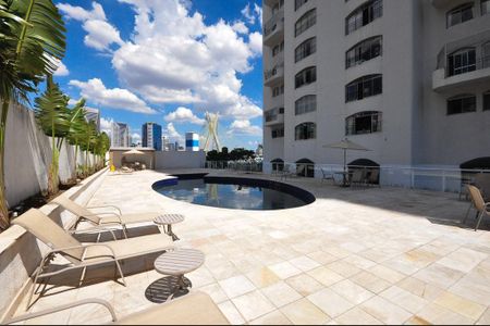 Apartamento à venda com 211m², 4 quartos e 4 vagasPiscina