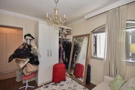 Apartamento à venda com 211m², 4 quartos e 4 vagasSuíte 2