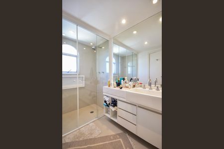 Apartamento à venda com 211m², 4 quartos e 4 vagasBanheiro da Suíte 3