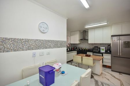 Apartamento à venda com 211m², 4 quartos e 4 vagasCozinha