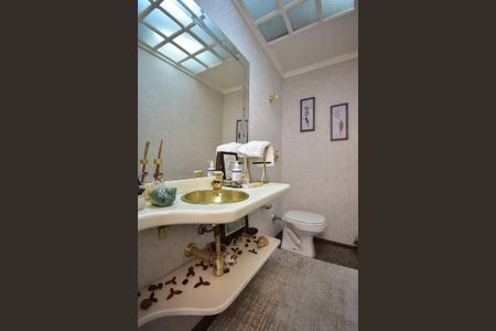 Apartamento à venda com 211m², 4 quartos e 4 vagasLavabo