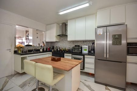 Apartamento à venda com 211m², 4 quartos e 4 vagasCozinha