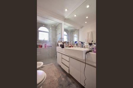 Apartamento à venda com 211m², 4 quartos e 4 vagasBanheiro Suíte 1