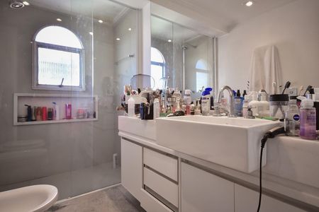 Apartamento à venda com 211m², 4 quartos e 4 vagasBanheiro Suíte 1