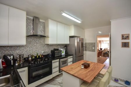 Apartamento à venda com 211m², 4 quartos e 4 vagasCozinha