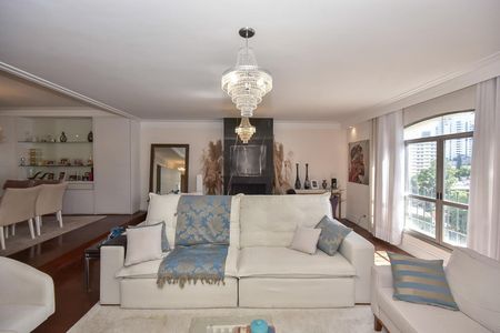 Apartamento à venda com 211m², 4 quartos e 4 vagasSala