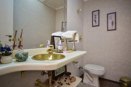 Apartamento à venda com 211m², 4 quartos e 4 vagasLavabo