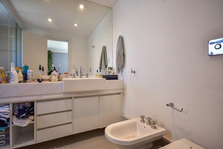Apartamento à venda com 211m², 4 quartos e 4 vagasBanheiro da Suíte 3