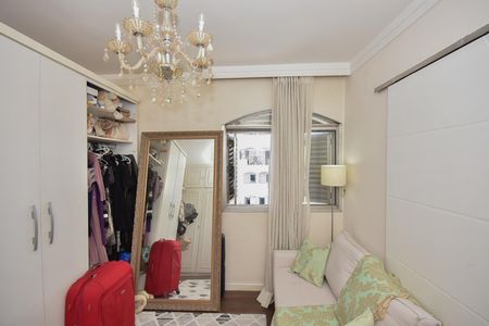 Apartamento à venda com 211m², 4 quartos e 4 vagasSuíte 2