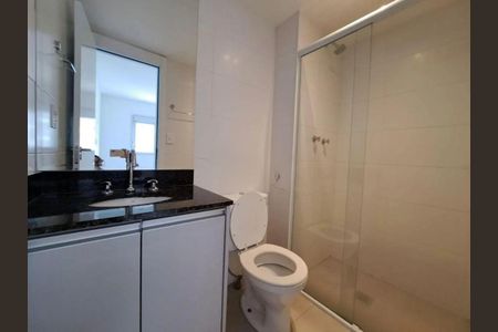 Banheiro de apartamento à venda com 1 quarto, 38m² em Vila Andrade, São Paulo