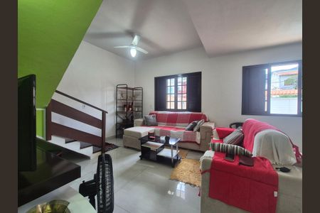 Casa de condomínio à venda com 150m², 4 quartos e 2 vagasSala