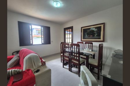 Casa de condomínio à venda com 150m², 4 quartos e 2 vagasSala