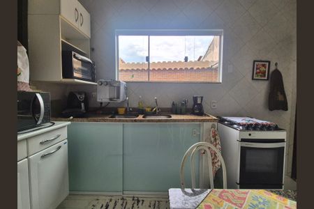 Casa de condomínio à venda com 150m², 4 quartos e 2 vagasCozinha