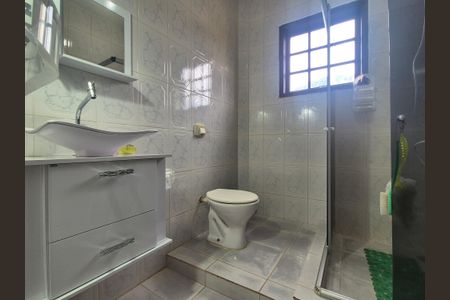 Casa de condomínio à venda com 150m², 4 quartos e 2 vagasBanheiro social