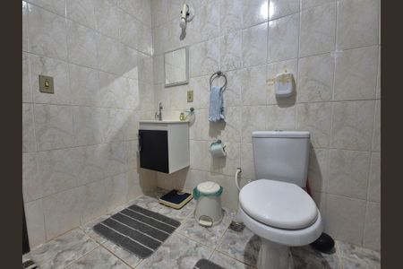 Casa de condomínio à venda com 150m², 4 quartos e 2 vagasBanheiro
