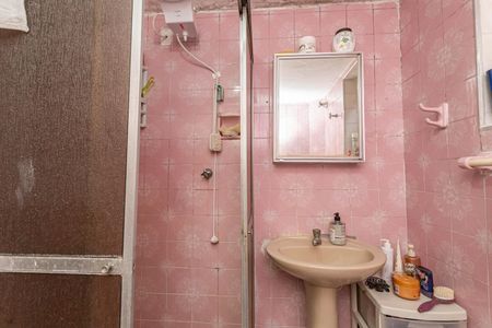 Casa à venda com 320m², 2 quartos e 2 vagasBanheiro casa 2