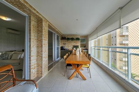 Apartamento para alugar com 162m², 3 quartos e 2 vagasVaranda